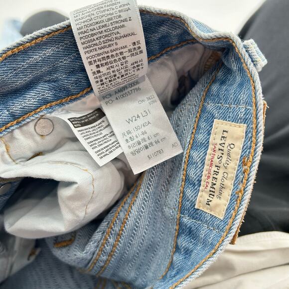 Women's 501 Levi's '81 Striped Denim High Rise Tapered Leg Mom Jeans A46990006 - Picture 5 of 11